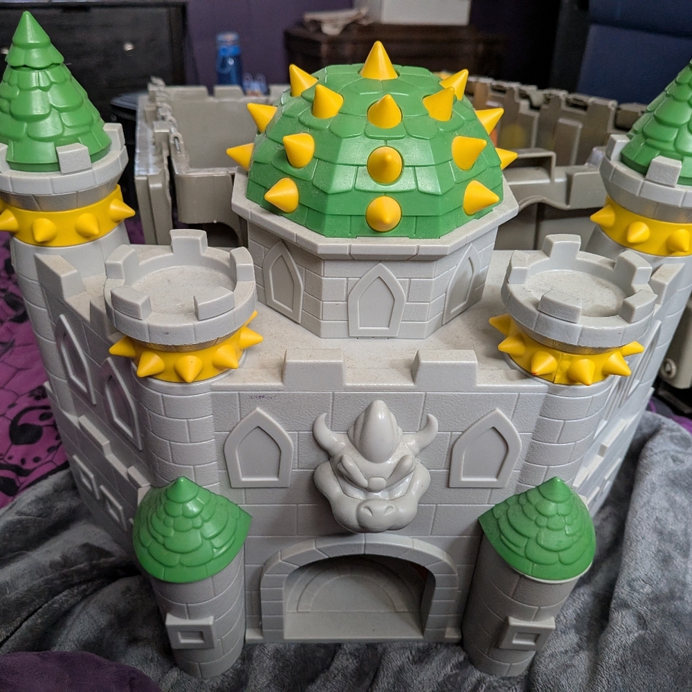 Nintendo Bowser Castle - Super Mario Bros Deluxe Playset 2019